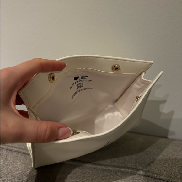 Yves Saint Laurent White Cosmetic Pouch - Picture 4 of 5